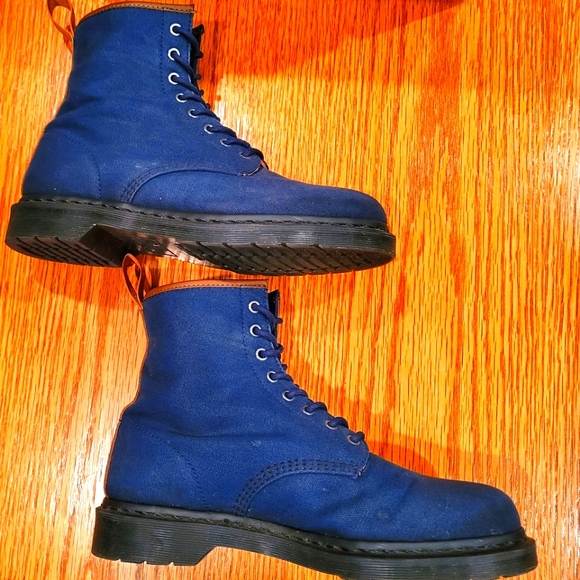 Made in Asia Doc Marten boot. - Picture 3 of 8